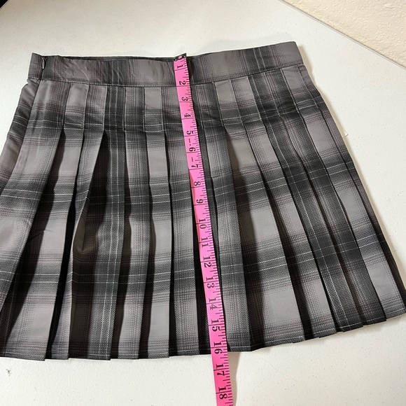 ****** Pleated skirt school girl ****** - Picture 6 of 7